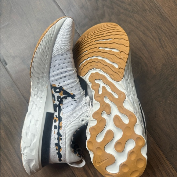 Nike React Infinity Run Flyknit 2. Great condition - Picture 3 of 3